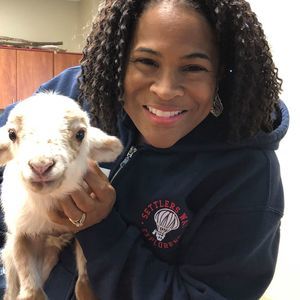 Meet your Posher, Yolanda